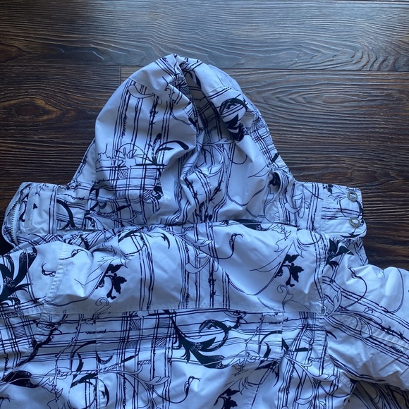 ☮️☮️☮️☮️Core powder room winter jacket very small stain on the inside ☮️☮️ 9/10 - Picture 10 of 16